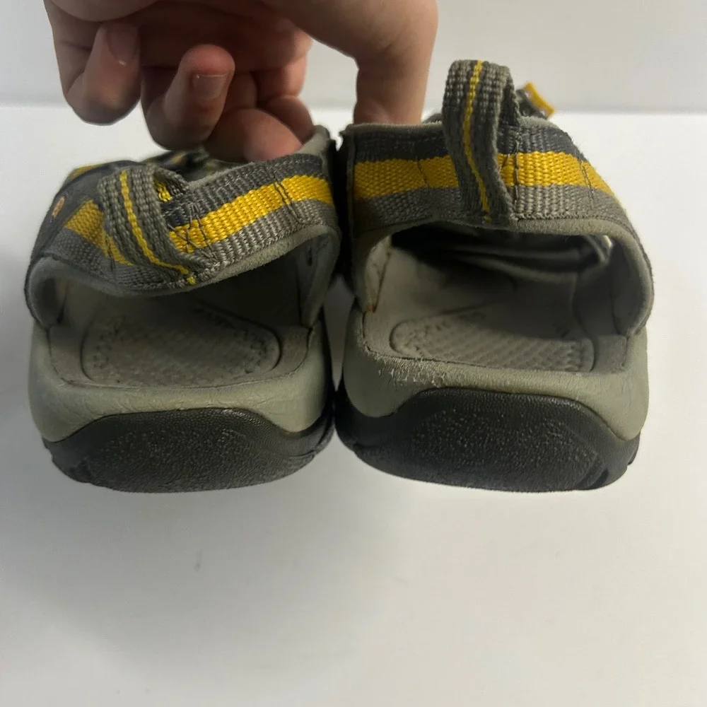 Keen Newport H2 Sandals Grey Yellow Mens 11 Hiking Water Shoes 1001924 Outdoor